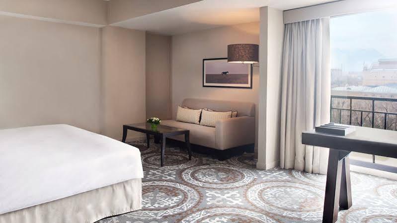 Hotel Hyatt Regency Biszkek Zewnętrze zdjęcie