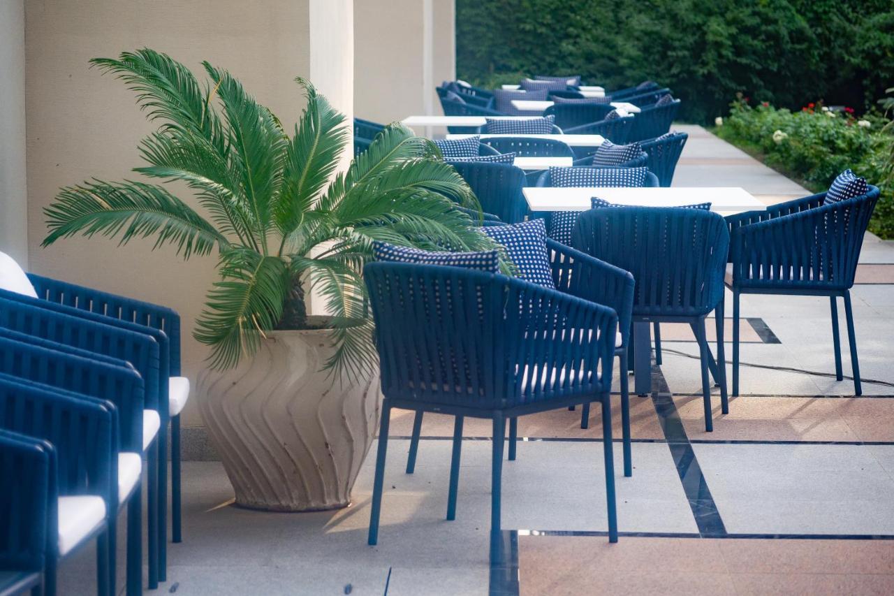 Hotel Hyatt Regency Biszkek Zewnętrze zdjęcie
