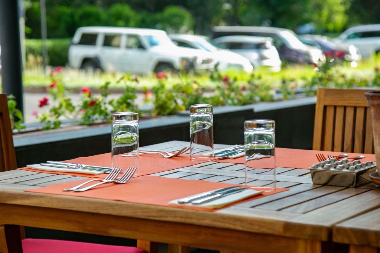 Hotel Hyatt Regency Biszkek Zewnętrze zdjęcie