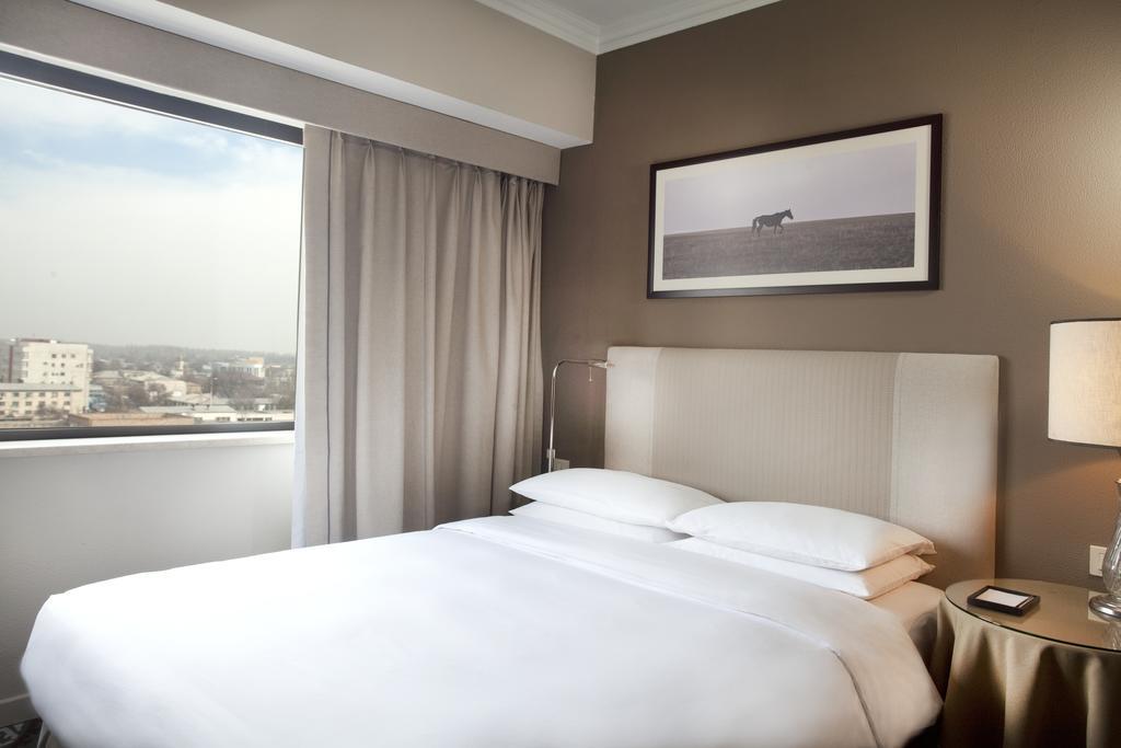 Hotel Hyatt Regency Biszkek Zewnętrze zdjęcie